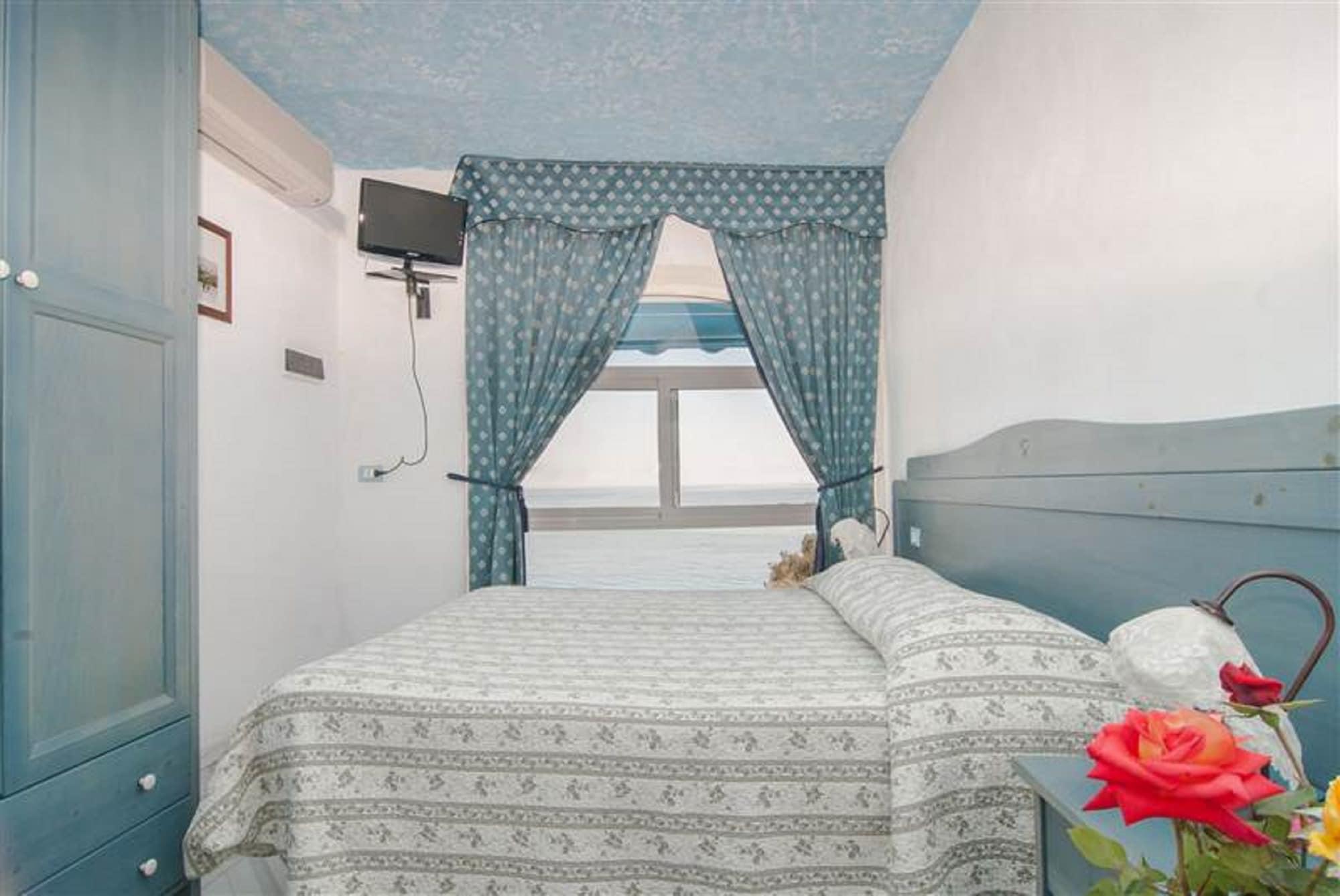 Hotel La Ninfea Иския Екстериор снимка