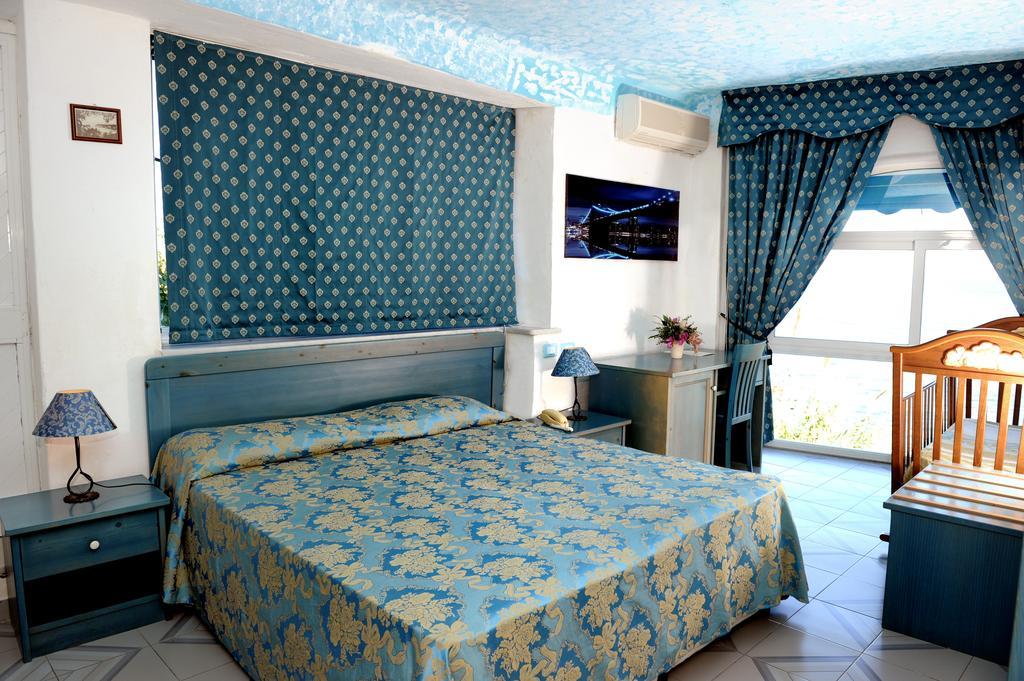 Hotel La Ninfea Иския Екстериор снимка