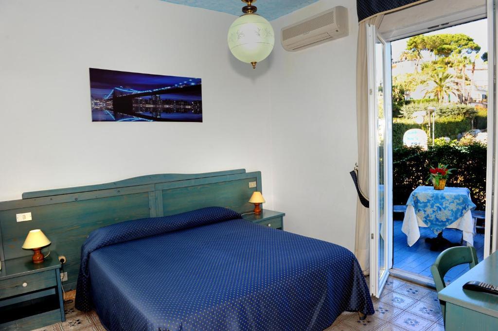 Hotel La Ninfea Иския Екстериор снимка