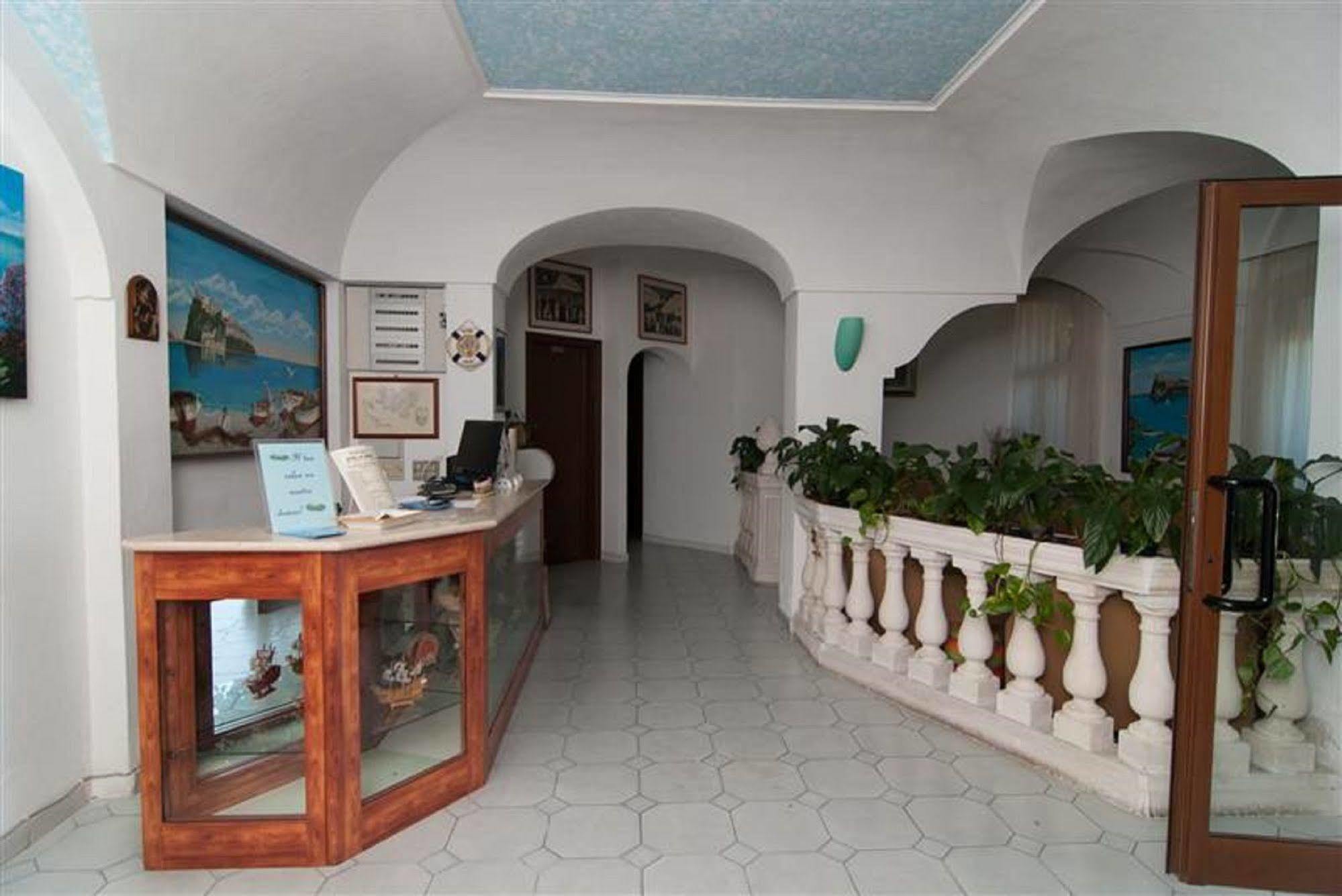 Hotel La Ninfea Иския Екстериор снимка