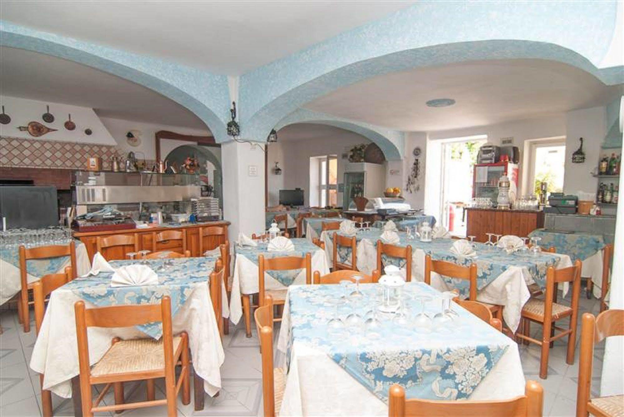 Hotel La Ninfea Иския Екстериор снимка